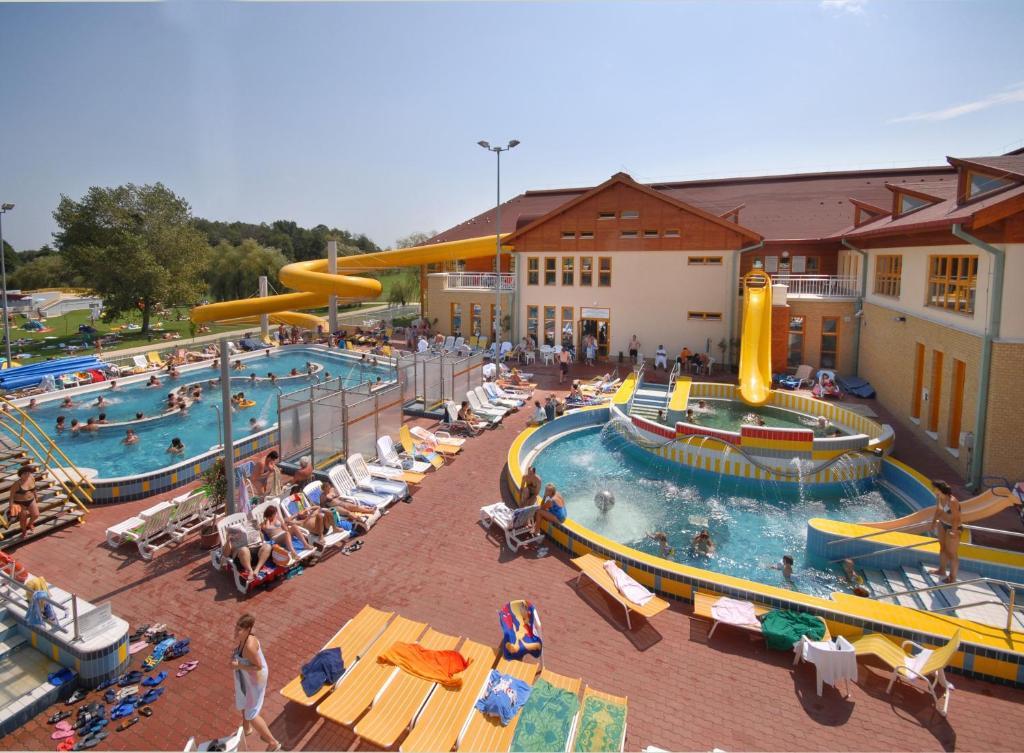 Club Mendan Aparthotel Zalakaros Exterior photo